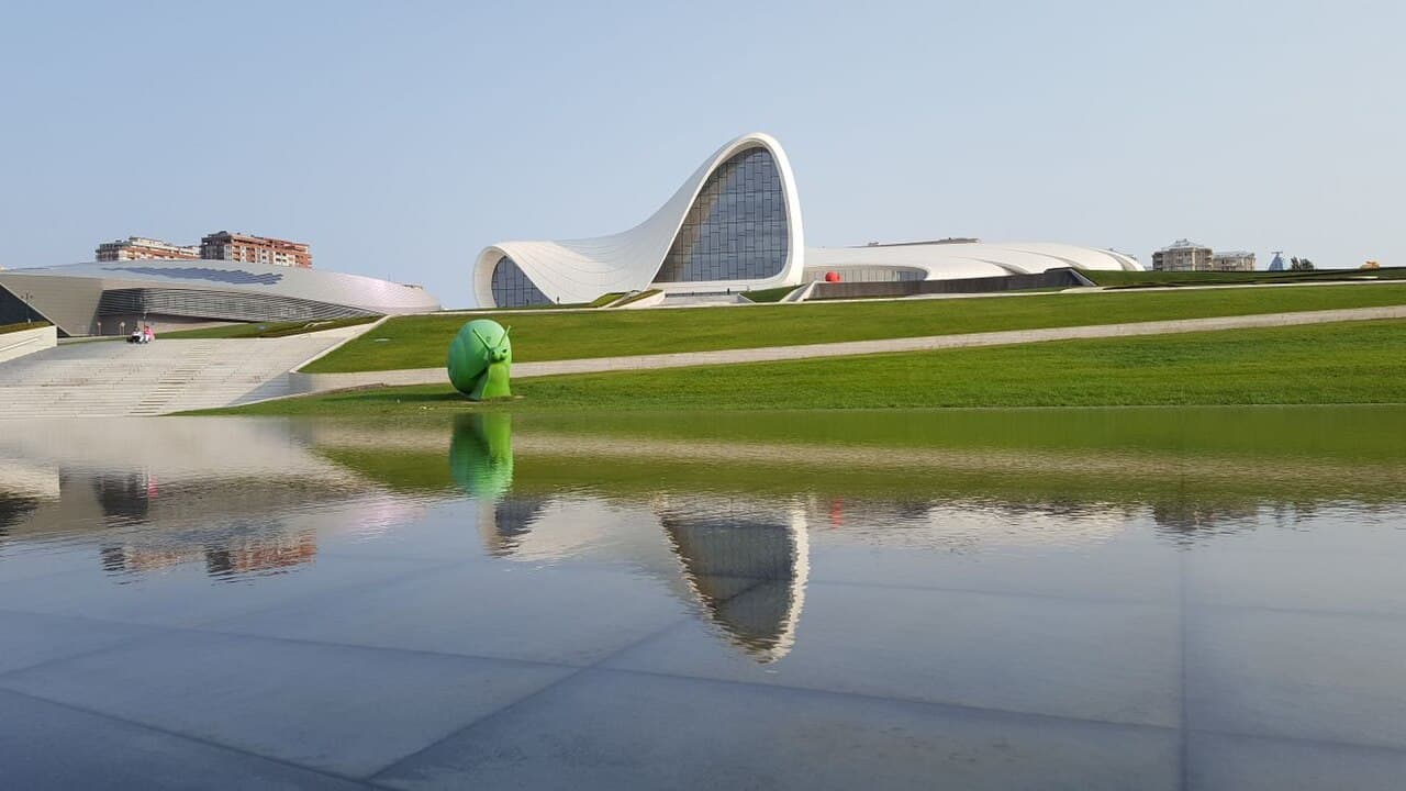 Photograph of Heydar Aliyev Centre, Baku